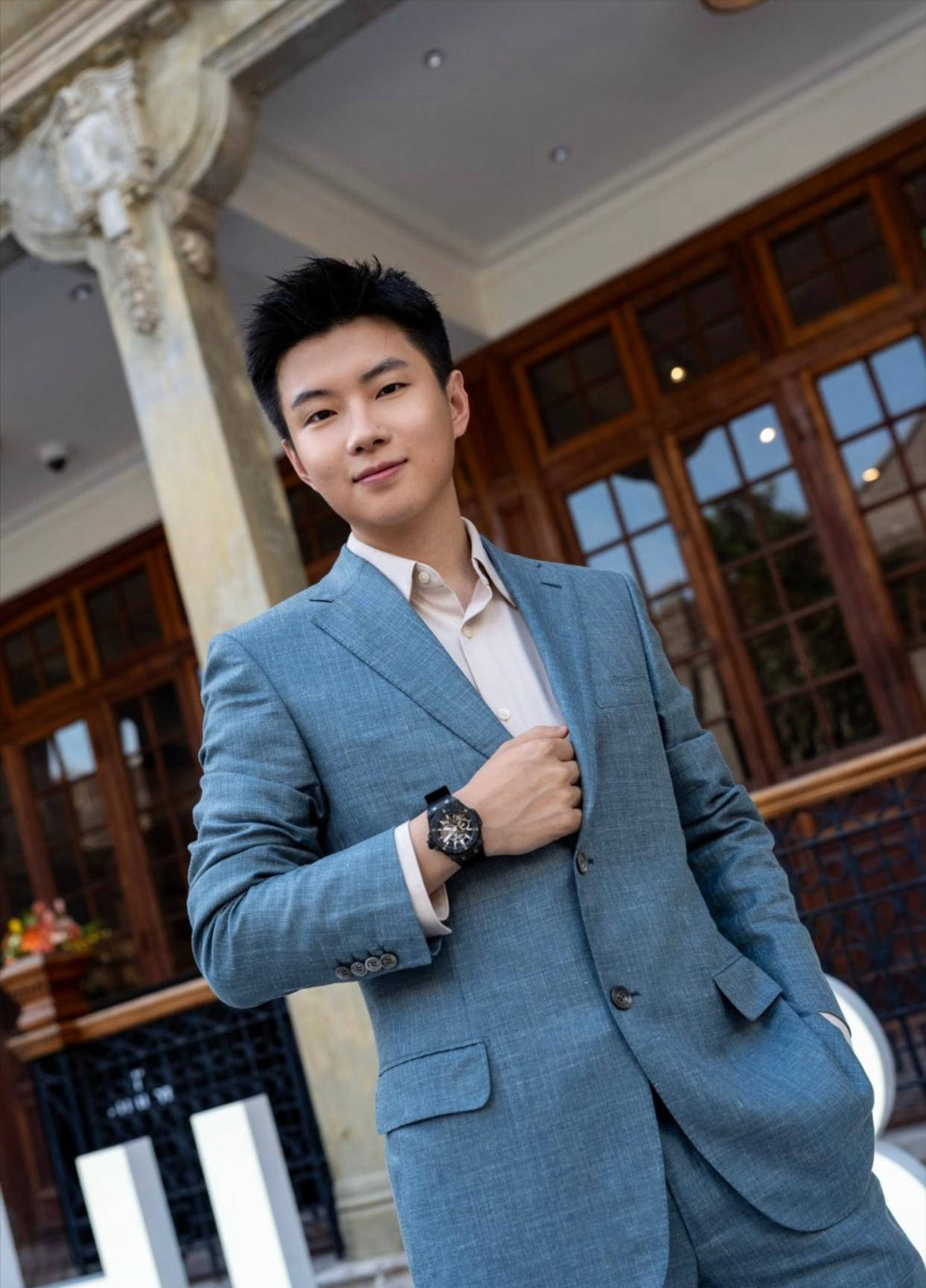 尤为突出 尤为突出